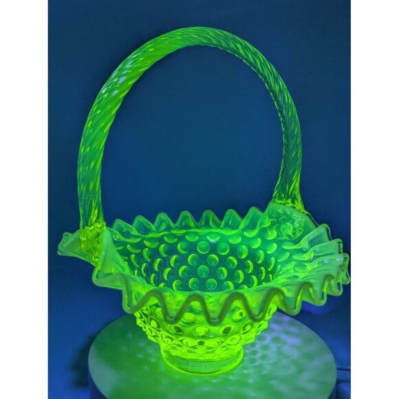 Vintage Yellow Fenton Uranium Glass Hobnail Basket Glows UV MCM - Picture 2 of 16
